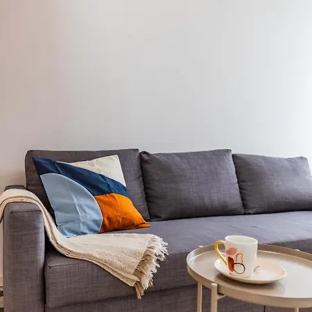 A Window To - Pestana Charming Flat