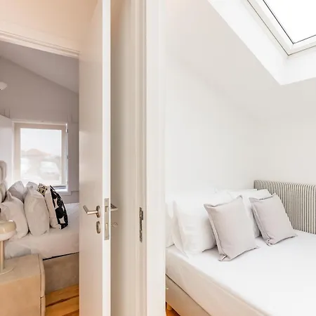 A Window To - Pestana Charming Flat Apartment Porto