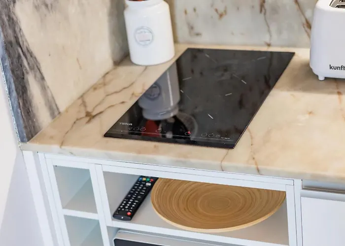 A Window To - Pestana Charming Flat شقة *