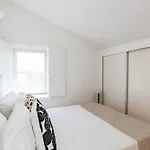 Διαμέρισμα A Window To - Pestana Charming Flat *